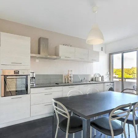2Br Appartment With Breathtaking Seaview Apartment