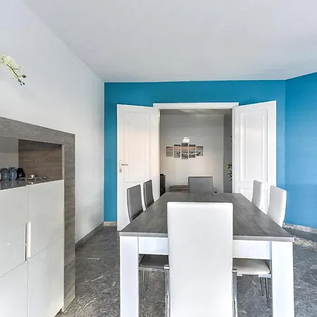 2Br Appartment With Breathtaking Seaview Apartment *